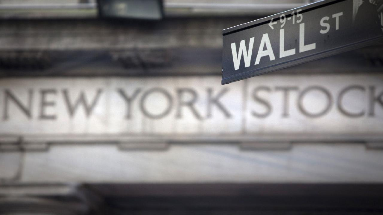 gallery/1280x720-wall_street_sign_rtr_img
